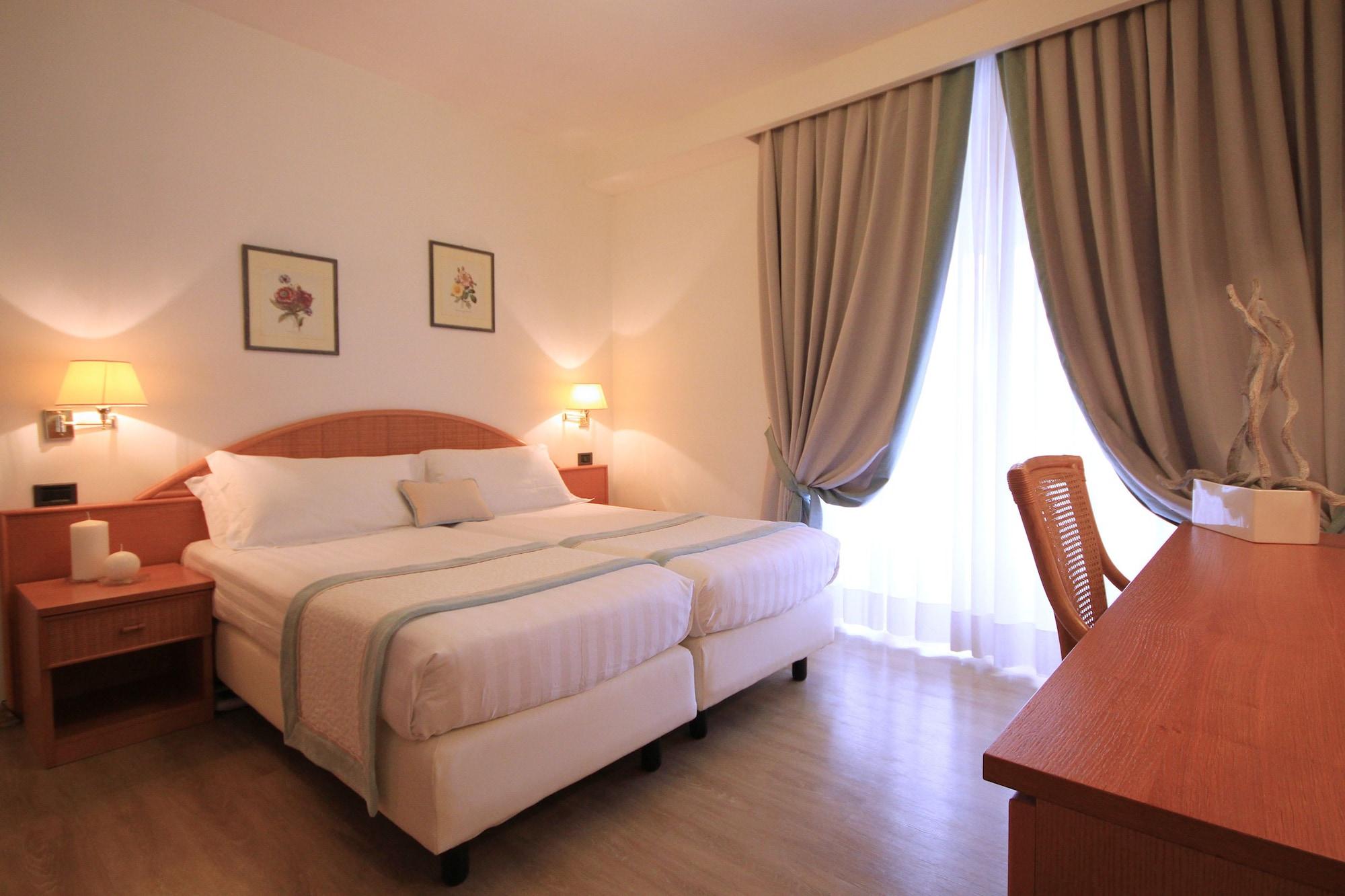 Raffaelli Park Hotel ฟอร์เต เดย์ มาร์มี ภายนอก รูปภาพ