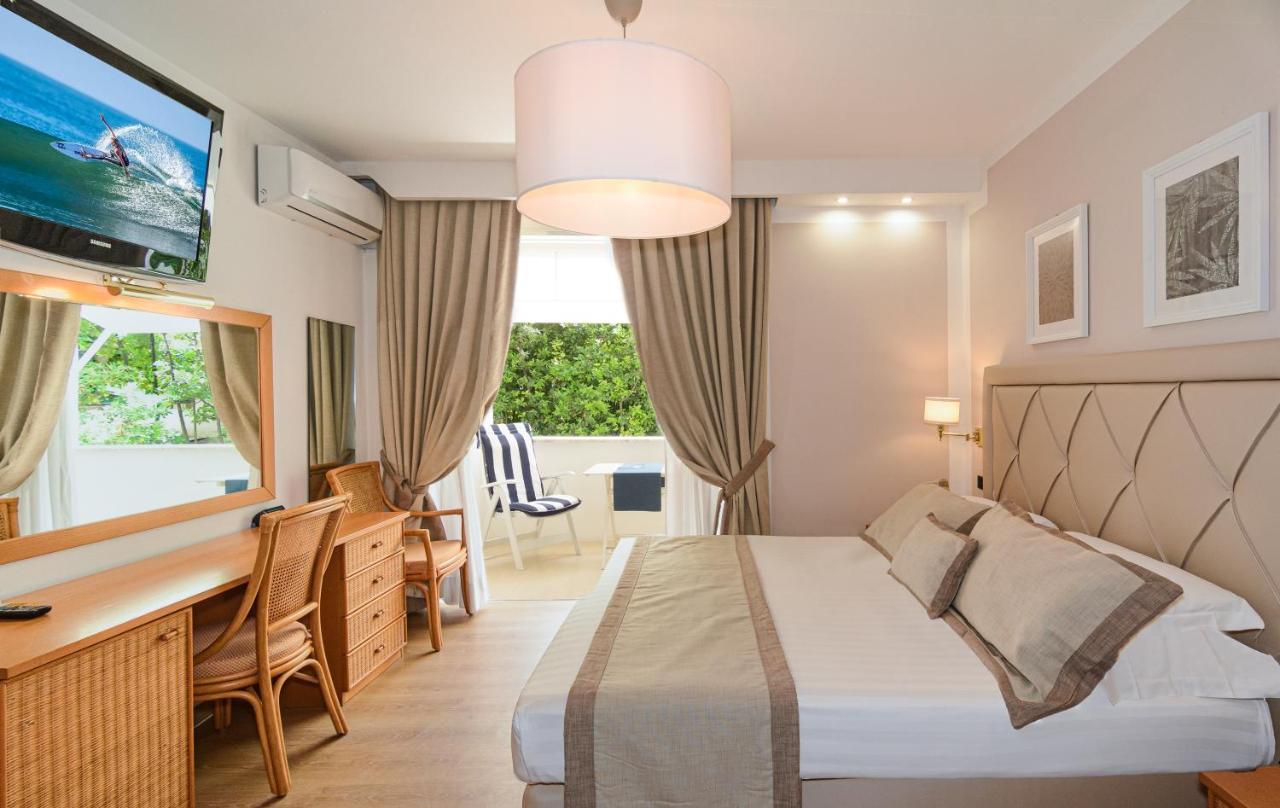 Raffaelli Park Hotel ฟอร์เต เดย์ มาร์มี ภายนอก รูปภาพ