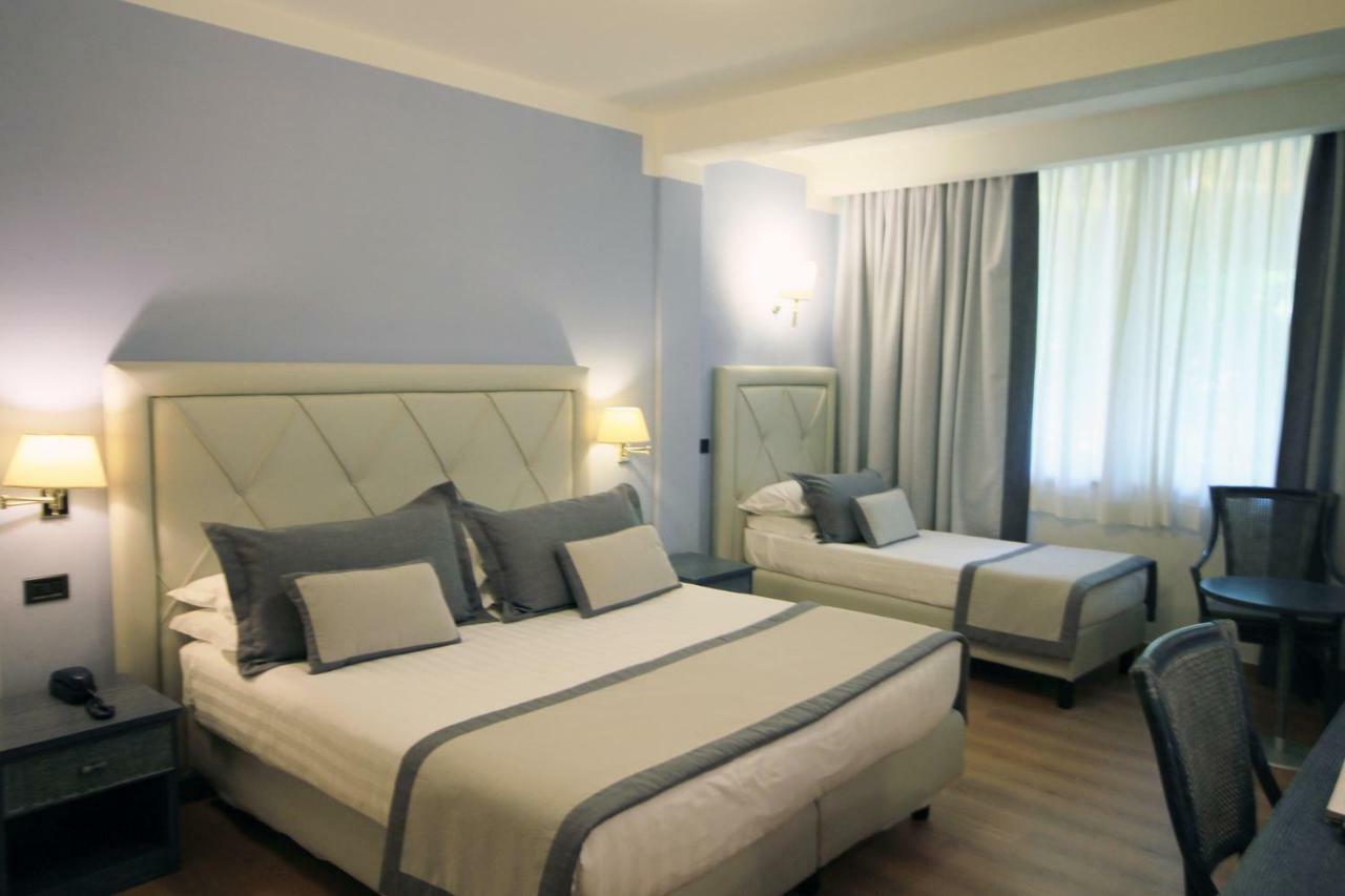 Raffaelli Park Hotel ฟอร์เต เดย์ มาร์มี ภายนอก รูปภาพ
